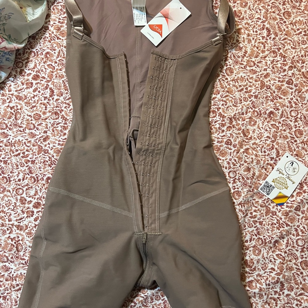 Faja - Picture 6 of 7